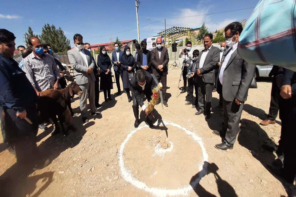 فاز ۲ کارخانه شرکت اروم ماشین صنعت پیمان گستر کلنگ‌زنی شد / اشتغال ۶۵ نفر بصورت مستقیم