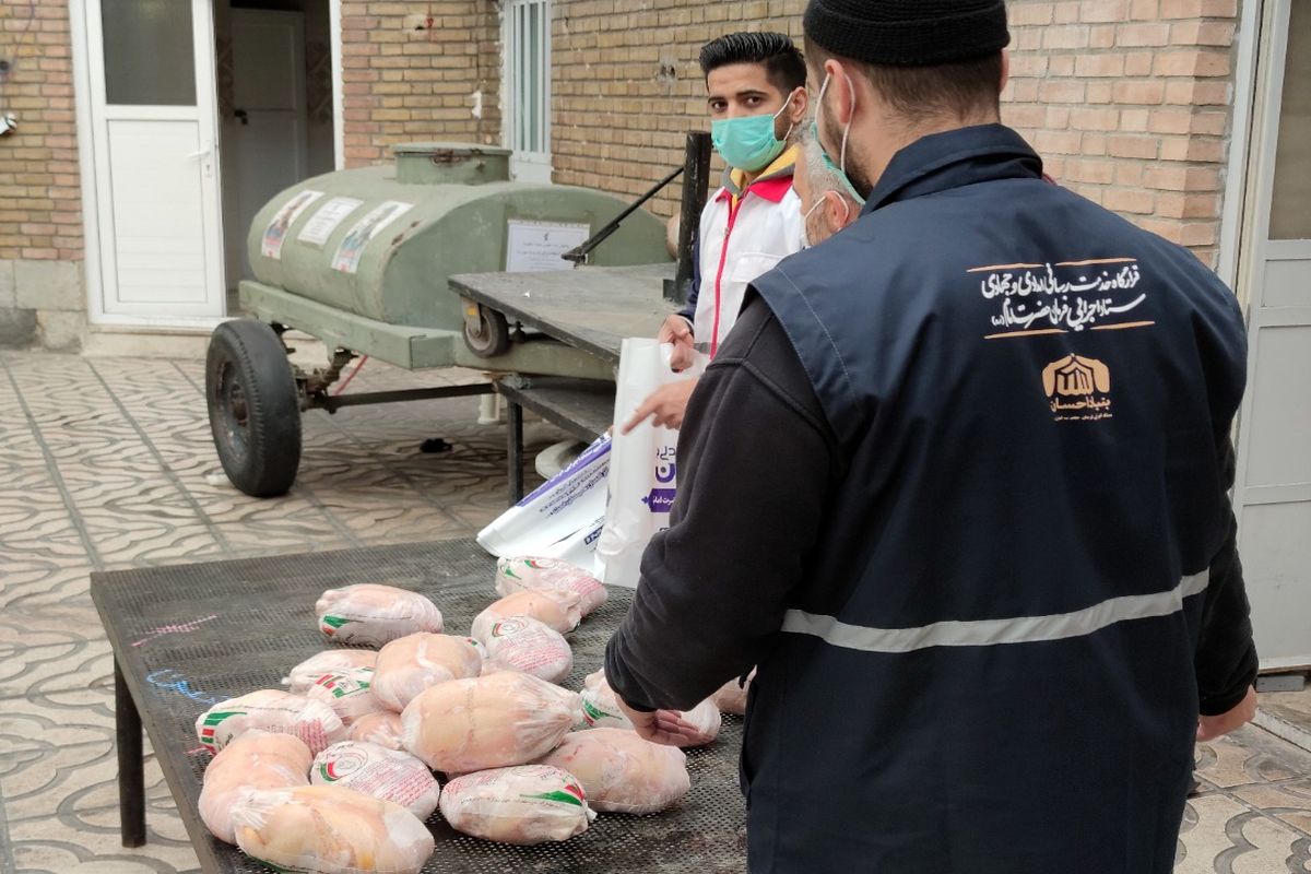 اقدامات گسترده برای رفع محرومیت از محله شهید هرندی تهران با حمایت ۱۹ میلیاردی ستاد اجرایی فرمان امام/از توزیع۲۰ تن مرغ بین خانوارها تا حمایت از ۳۰۰۰ دانش‌آموز