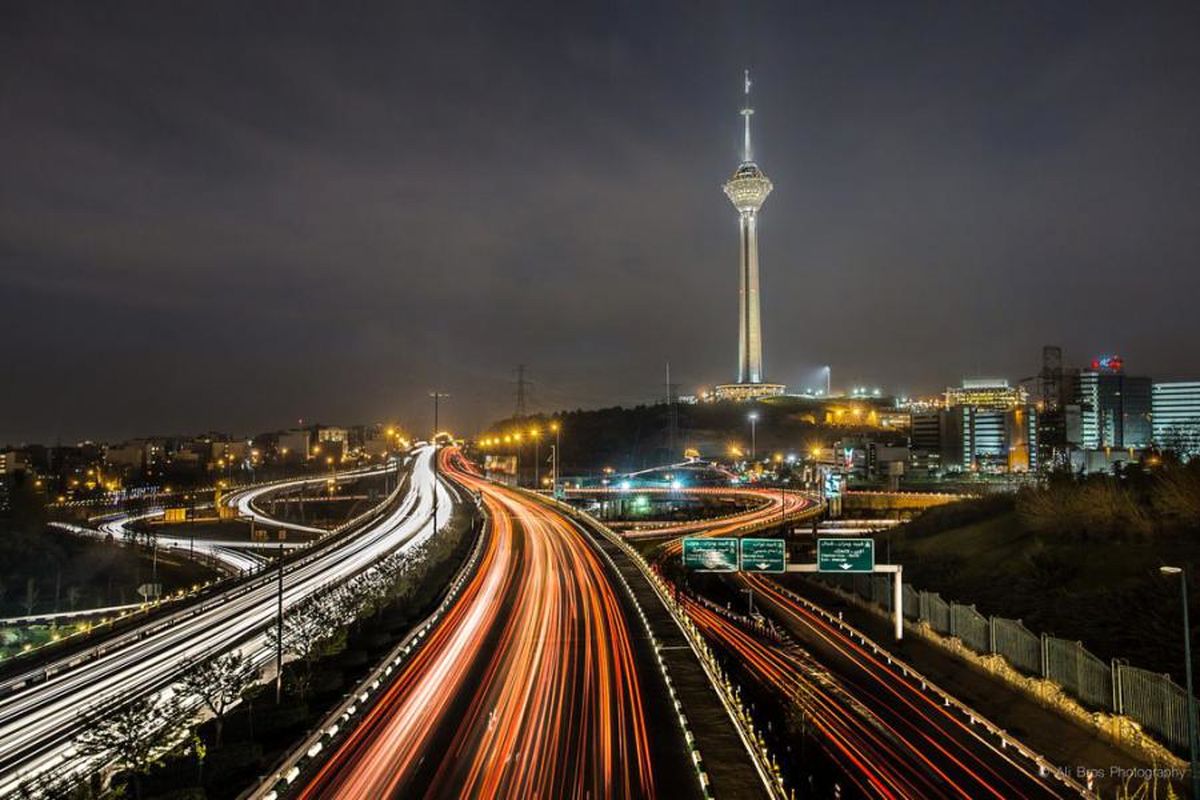 مردم تهران در انتظار شهردار تاریخ سازند نه سیاست باز!