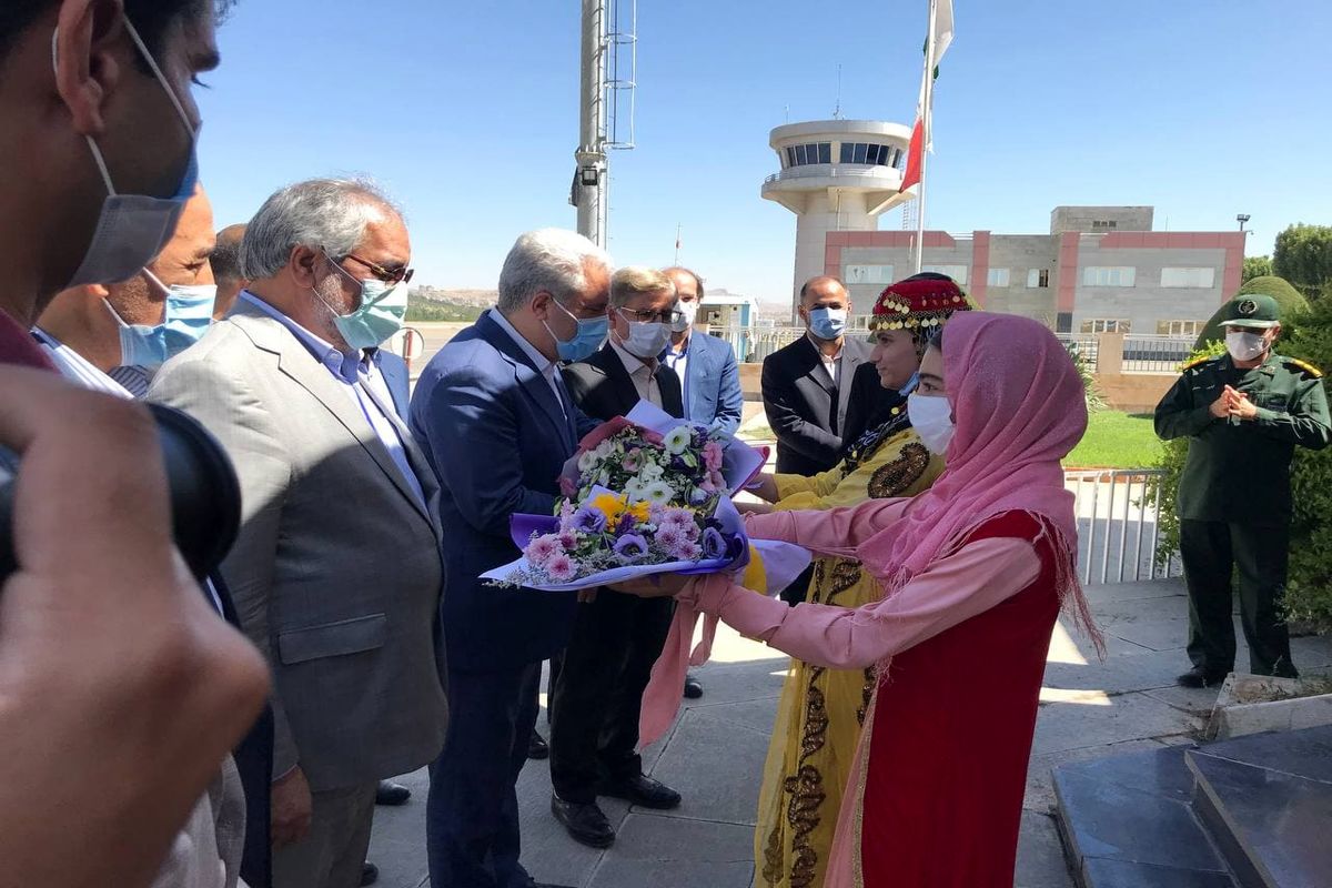 وزیر میراث فرهنگی، گردشگری و صنایع دستی وارد فرودگاە سنندج شد