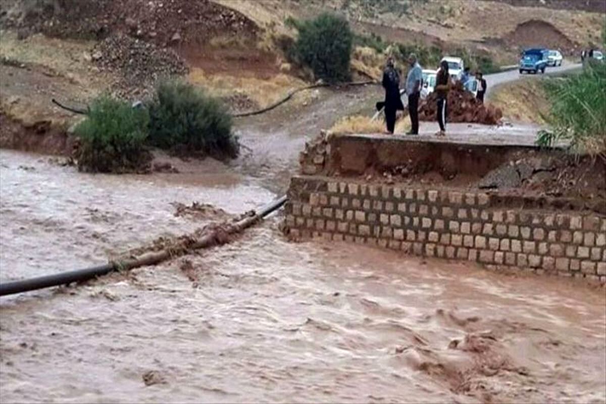 طغیان رودخانه ها در بشاگرد/انسداد راه سه روستا و خسارت به کشاورزان