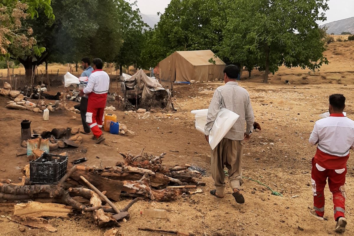 امدادرسانی به ۱۸۲ خانوار سیل زده توسط ۱۲ تیم عملیاتی امداد و نجات هلال احمر کهگیلویه و بویراحمد