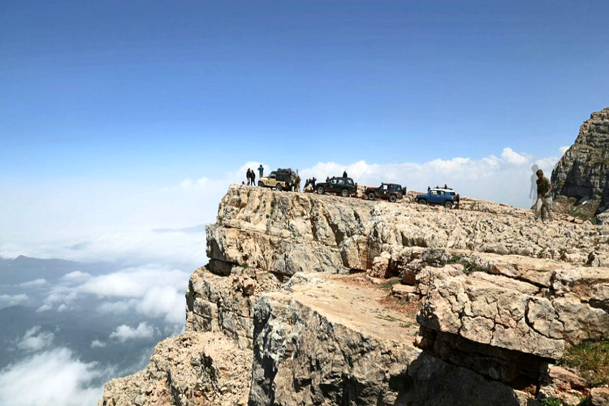 مرگ دختر جوان کوهنورد بر اثر سلفی گرفتن