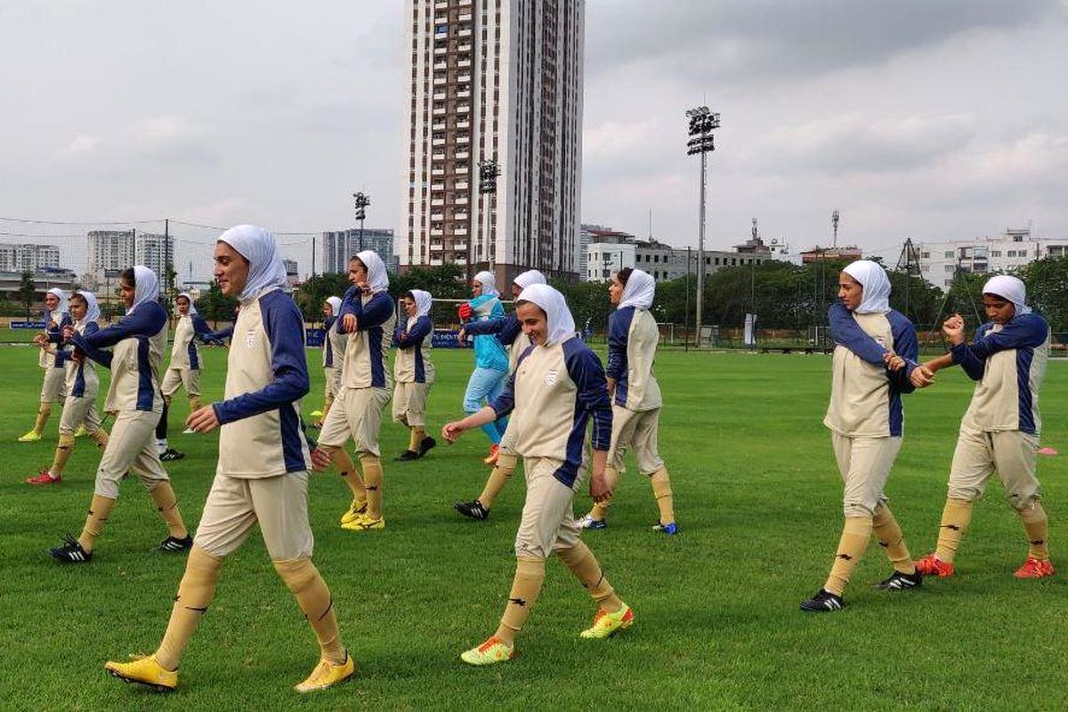 تیم ملی فوتبال بانوان وارد تاشکند شد