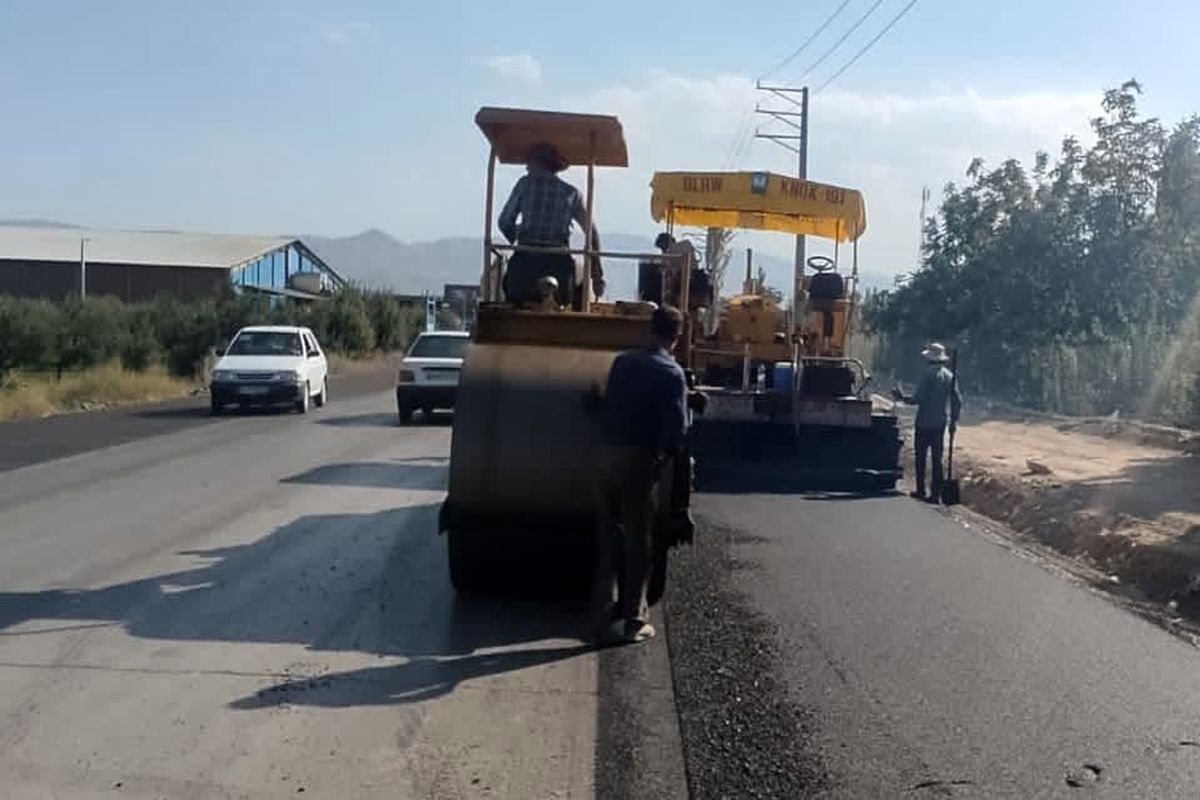 آغاز عملیات آسفالت محور روستایی سلماس - هفت وان