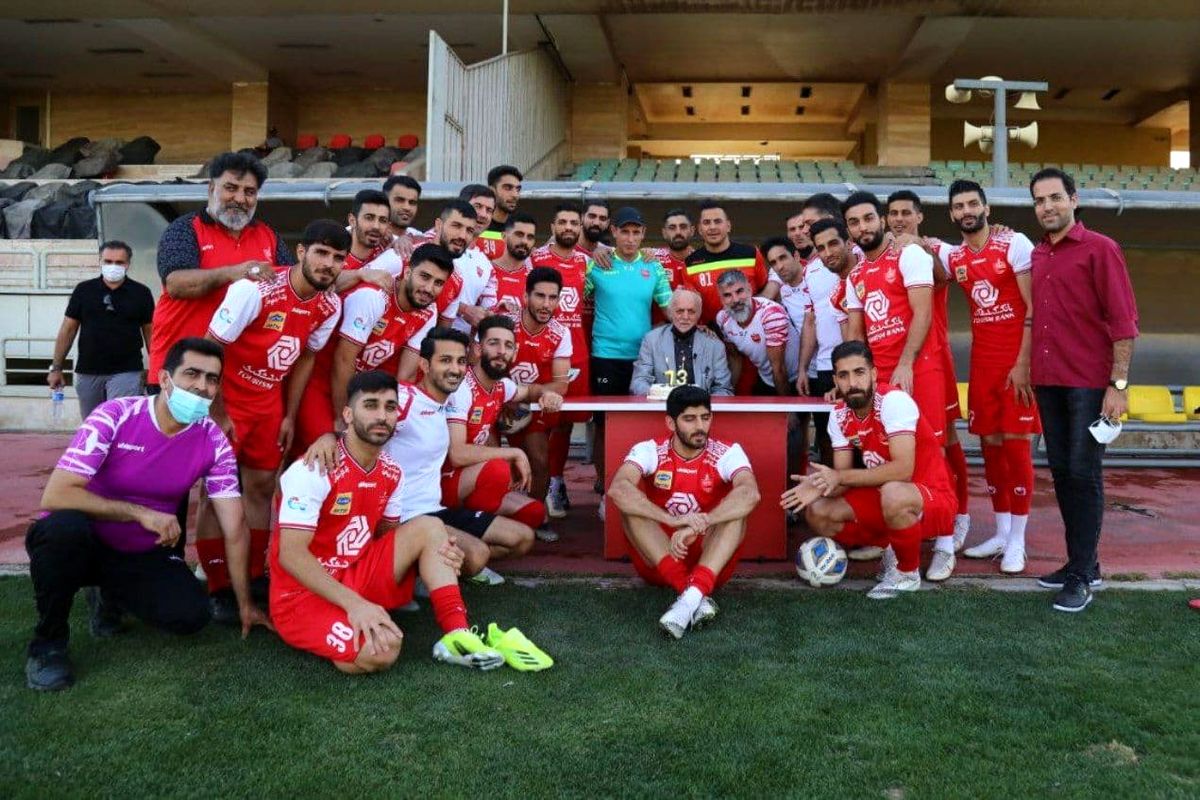 سرپرست قدیمی پرسپولیس شمع تولدش را فوت کرد+ تصاویر