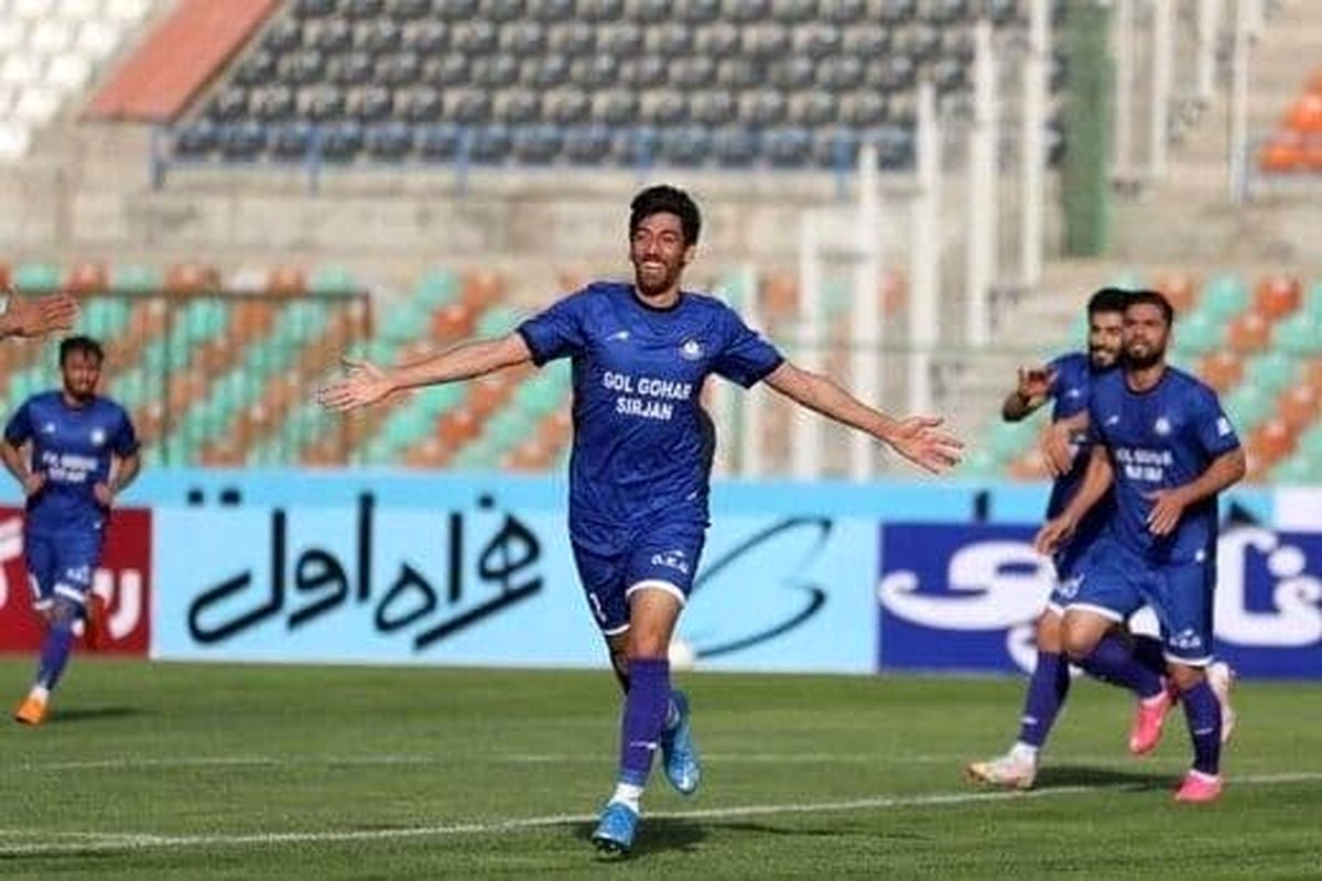 مهاجم سابق استقلال به دیدار مقابل پرسپولیس می‌رسد