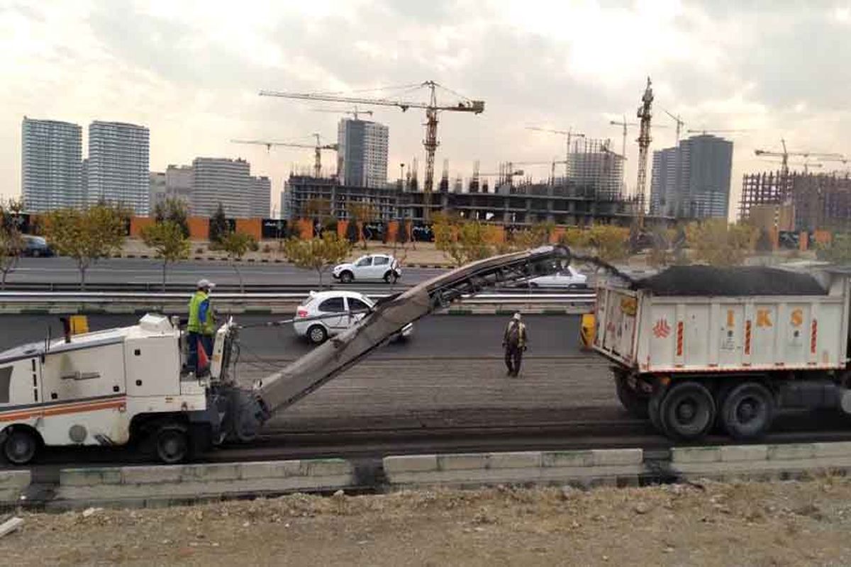 عملیات بهسازی ۲ کیلومتر از بزرگراه شهید خرازی ادامه دارد