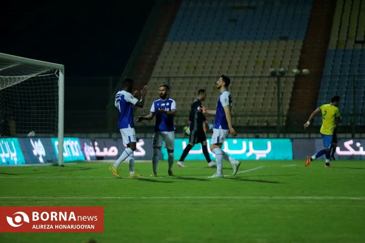 سبقت احتمالی دو مهاجم استقلال از یکدیگر