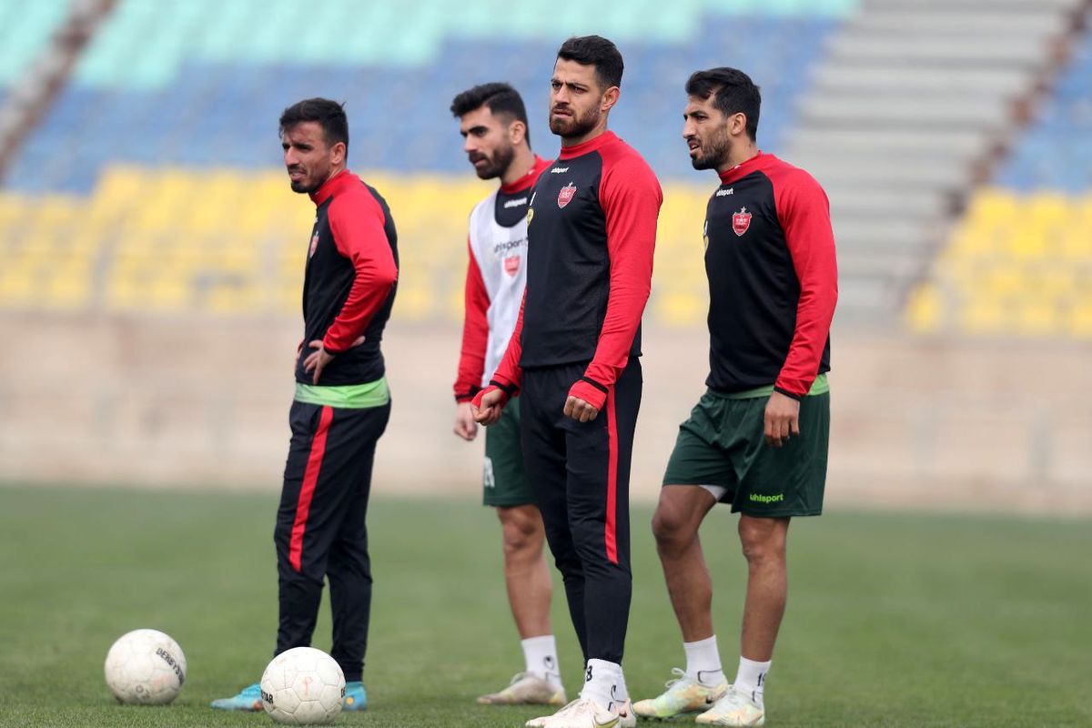 جمع پرسپولیسی ها در تمرین آلوده جمع بود!