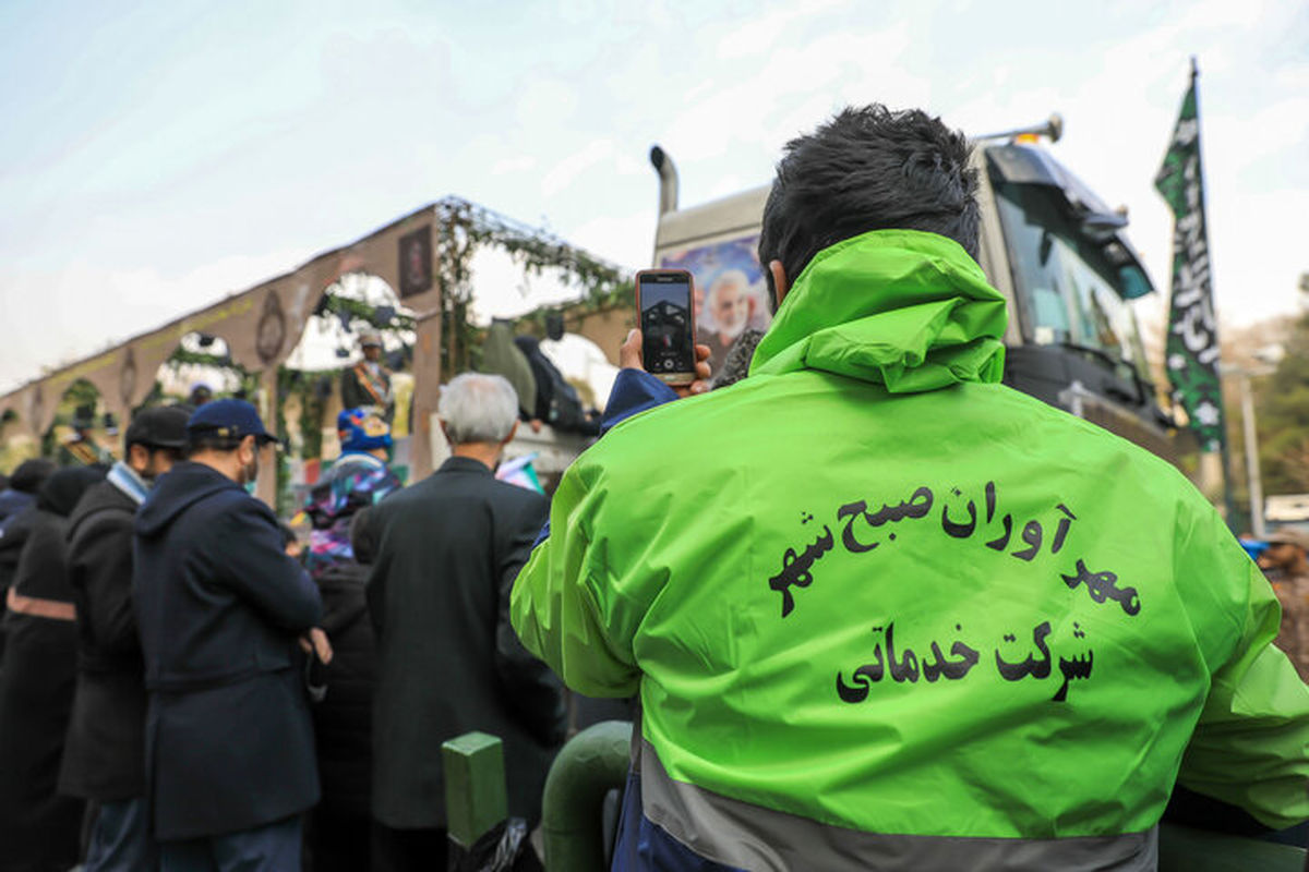 فعالیت ۶۰۰ نیروی انسانی سازمان پسماند در مراسم تشییع شهدای گمنام