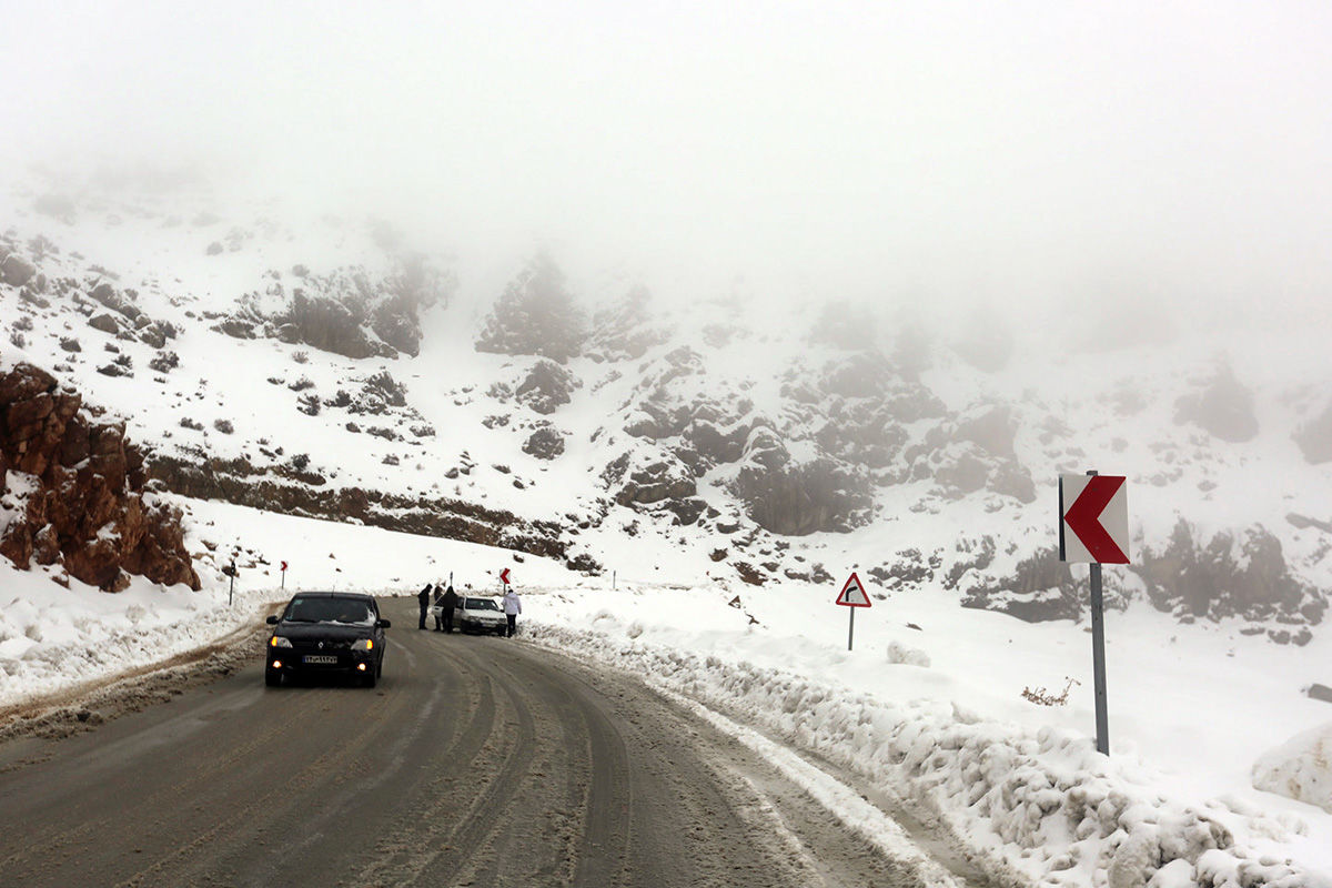 محورها و جاده های کوهستانی استان کرمان باز است