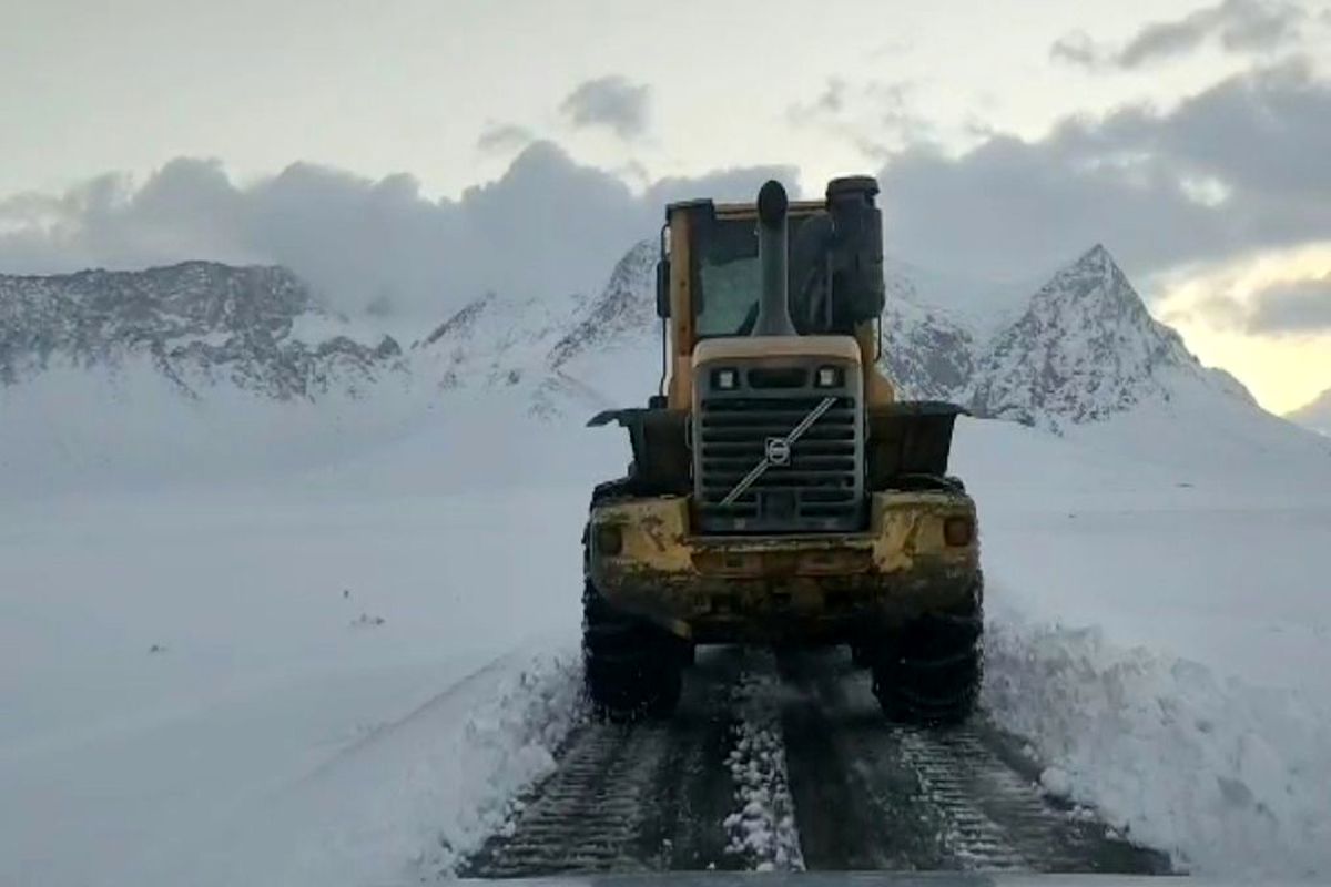 برفروبی بیش  از ۱۰ هزار کلیومتر از محورهای مواصلاتی لرستان