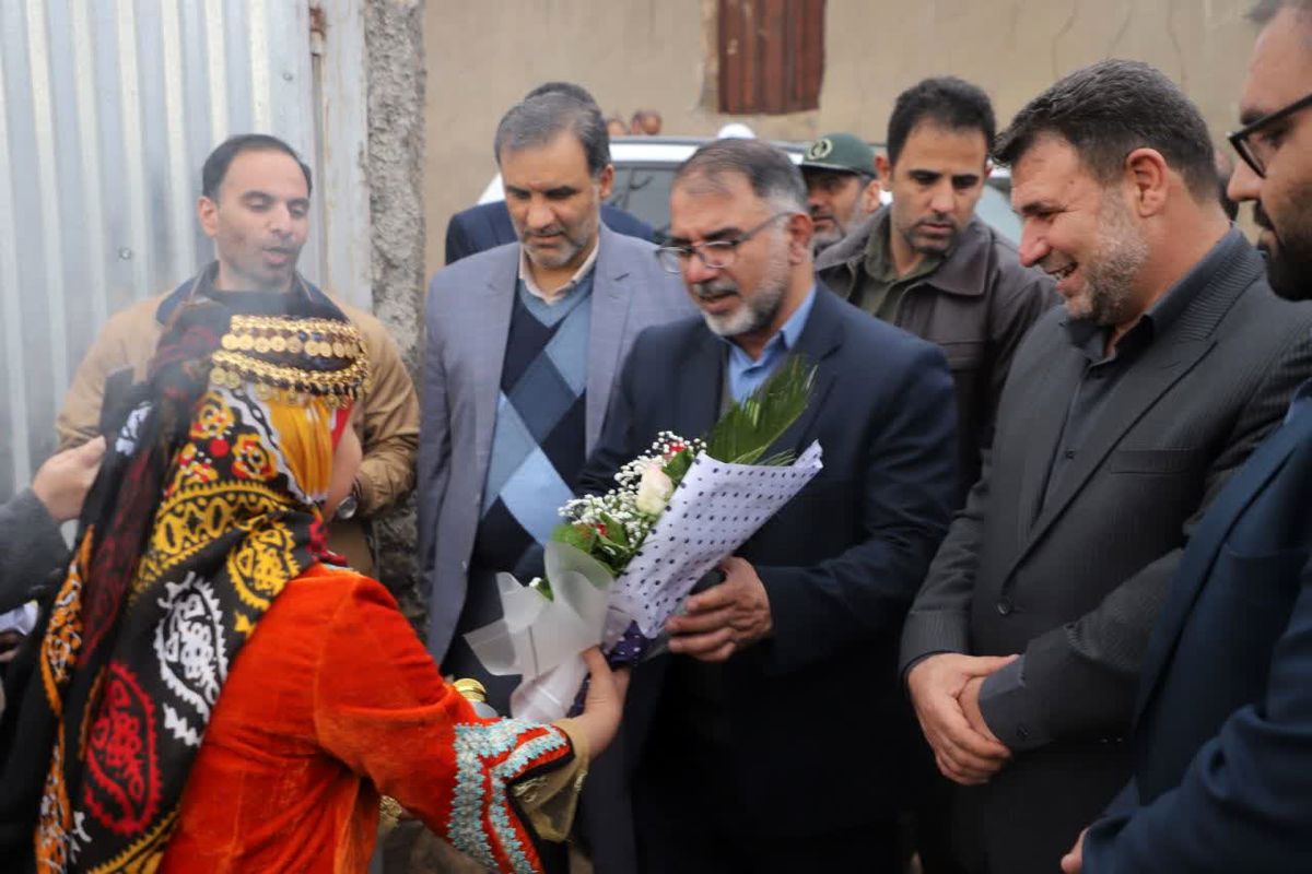 سفر استاندار لرستان به شهرستان چگنی / افتتاح پروژه های عمرانی و اقتصادی به مناسبت دهه فجر