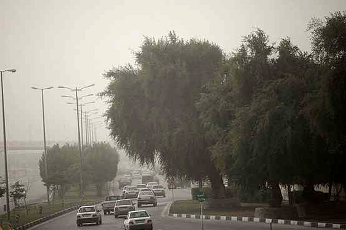 باد شدیدی زاهدان را در نوردید