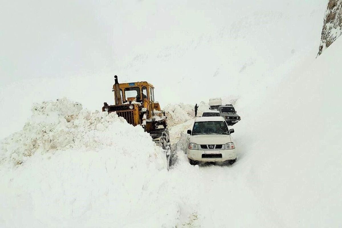 کولاک در  ۹ محور ارتباطی آذربایجان غربی