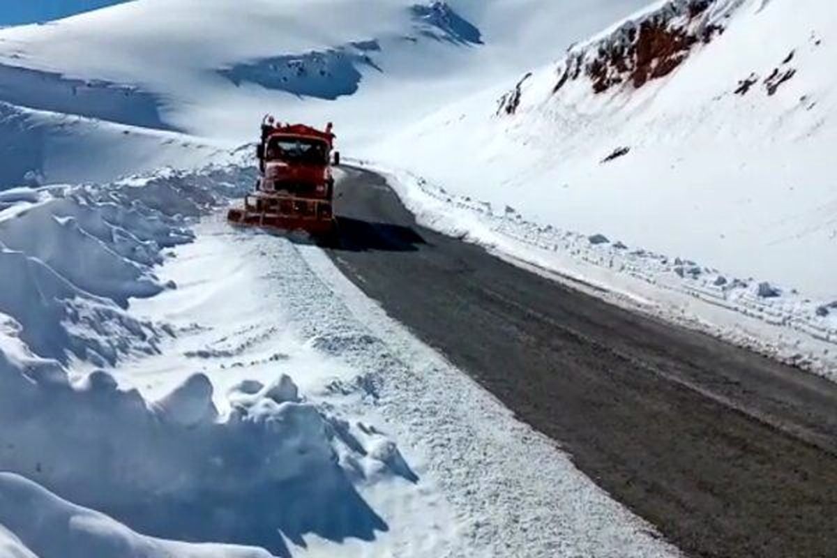 مسدود شدن راه ارتباطی ۲۵۰ روستای الیگودرز در پی بارش برف