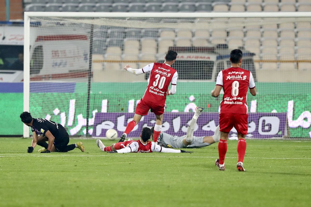 گل هوادار به پرسپولیس مردود بود!