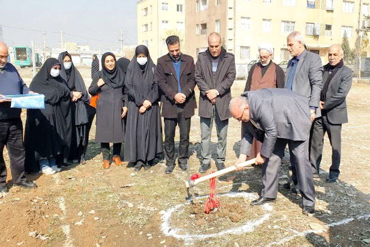 کلنگ مرکز خدمات جامع سلامت مسکن مهر امام رضا (ع) در پاکدشت بر زمین زده شد