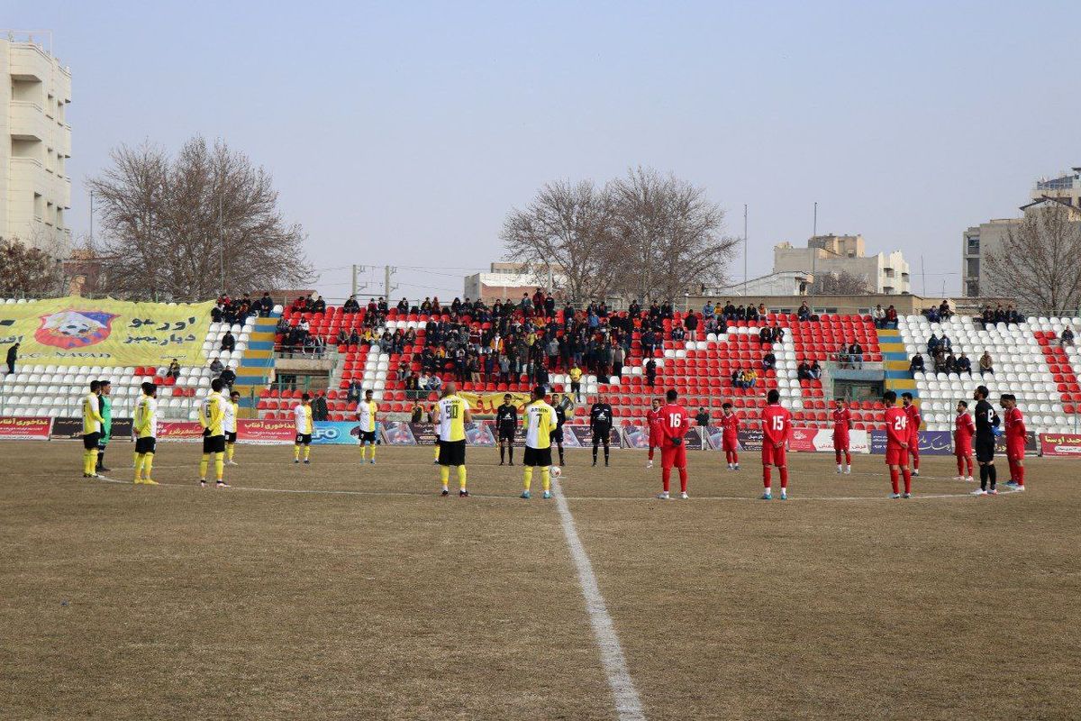 ۹۰ ارومیه در خانه صدرنشین را متوقف کرد