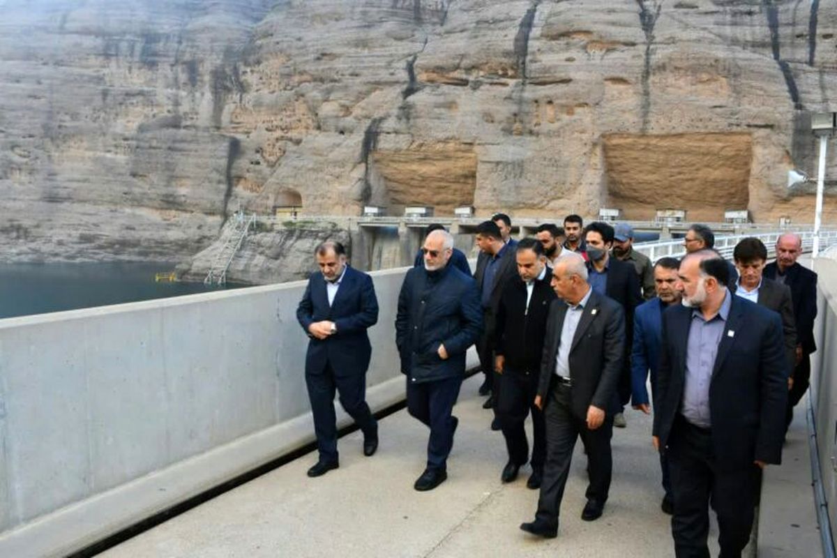 استاندار خوزستان: افزایش خروجی سد دز از ۴۰۰ به ۷۵۰ مترمکعب بر ثانیه / آب سدهای استان به سمت تالاب شادگان و مراکز ریزگرد رها سازی خواهد شد