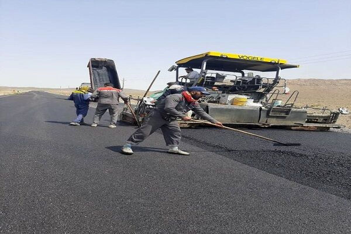 در سال‌جاری ۵۱ کیلومتر از راه‌های روستایی شرق استان سمنان روکش آسفالت شد