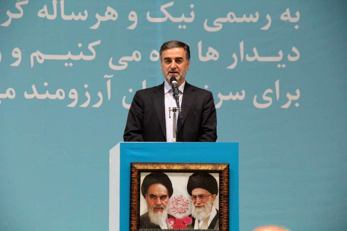 استاندار مازندران: مسئولان استان باید در حل مشکلات جامعه کارگری پای کار باشند