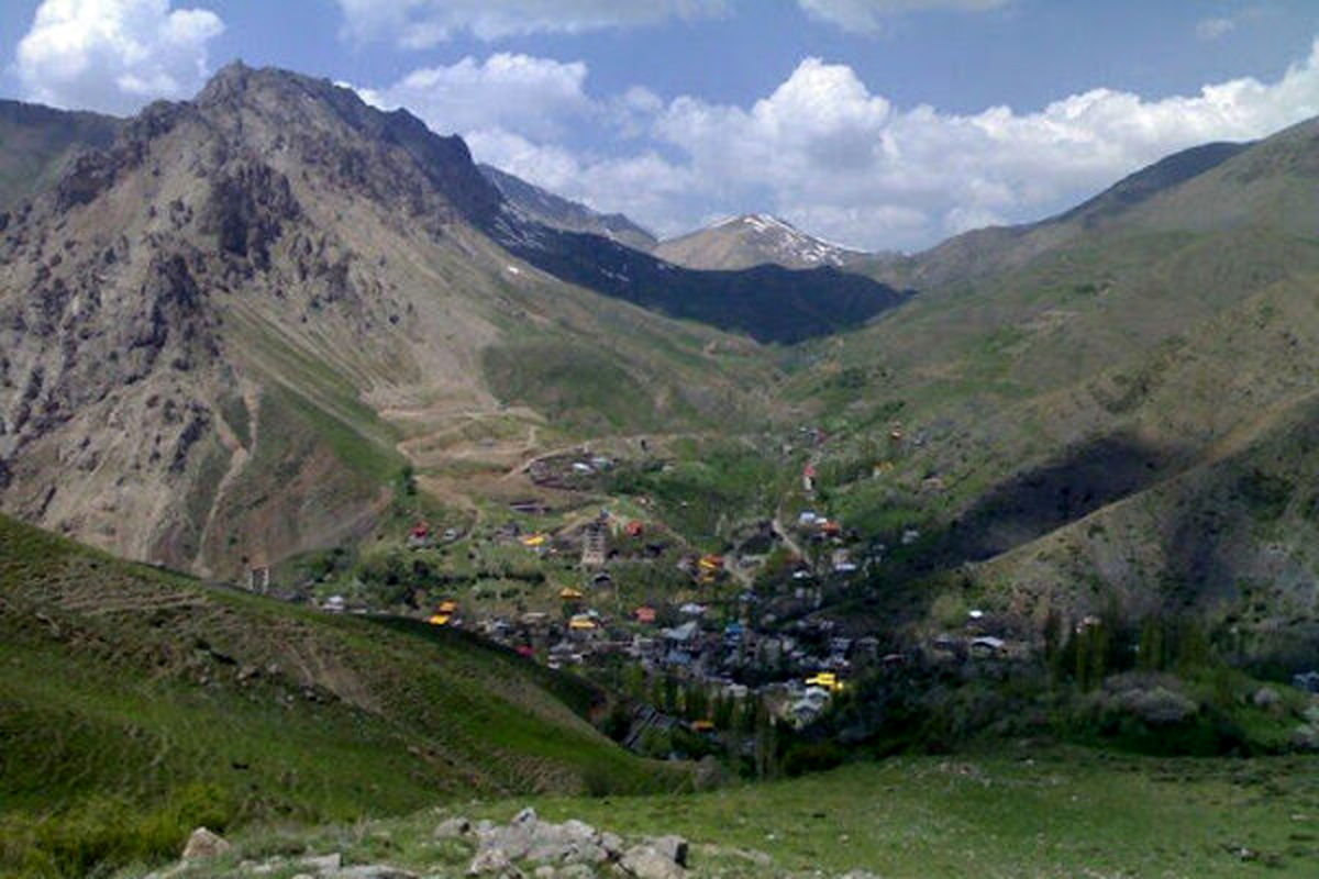 روستایی در اطراف تهران که در تابستان هم تونل برفی دارد!