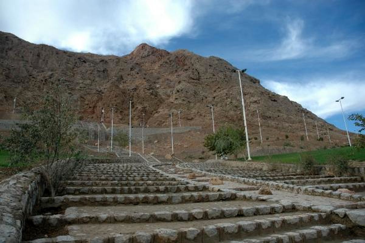 ​معضل آب‌رسانی به پارک شرق و بازآفرینی کوه نخودی رفع می‌شود