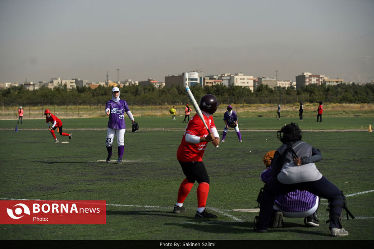 طیف تهران‌ فاتح لیگ سافت بال بانوان کشور شد