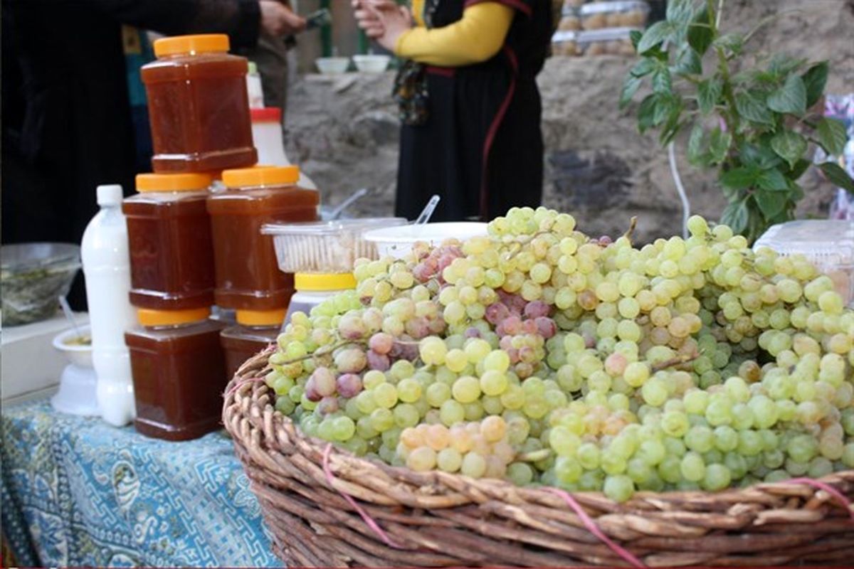 ملایر مهیای برگزاری دوازدهمین جشنواره شیره‌پزی سنتی است