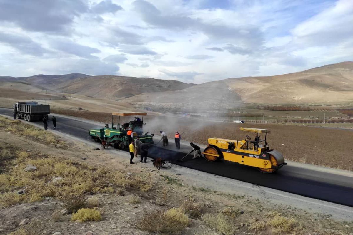 آسفالت بالغ بر ۳۴ کیلومتر راه روستایی در شهرستان بوکان