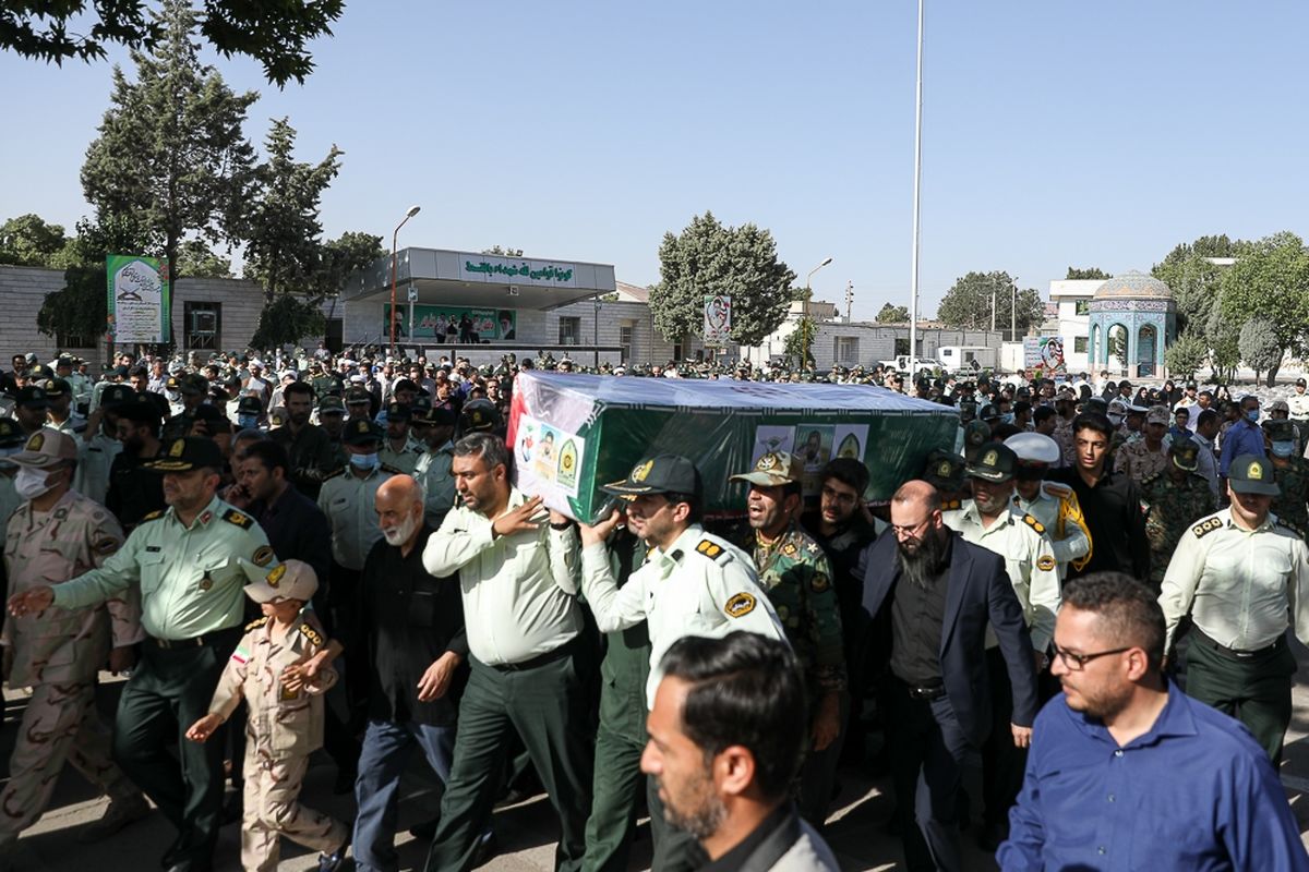 پیکر مطهر مرزبان قزوینی در شهر اقبالیه تشییع شد