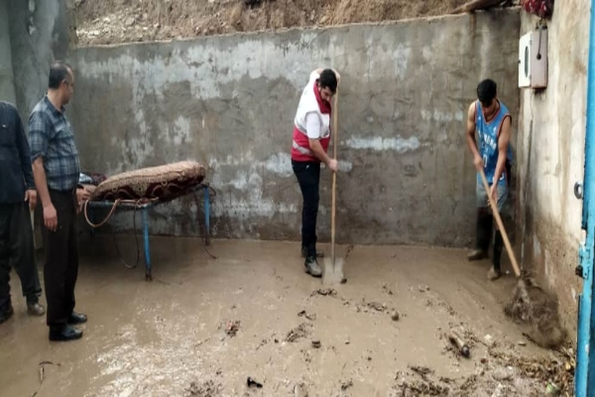 امدادرسانی به خانوارهای متاثر از بارندگی در مسجدسلیمان + عکس