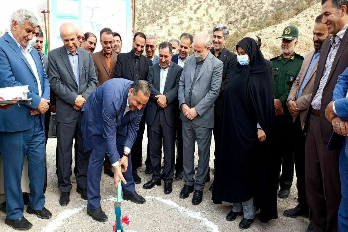 قطعه اول راه آهن ایلام به ایوان کلنگ زنی شد