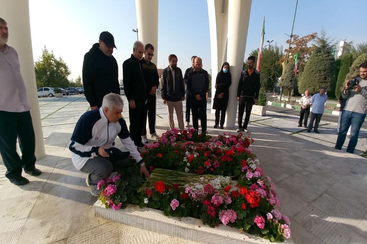 حضور سجادی در مراسم پیاده‌روی صبحگاهی و زیارت شهدای گمنام