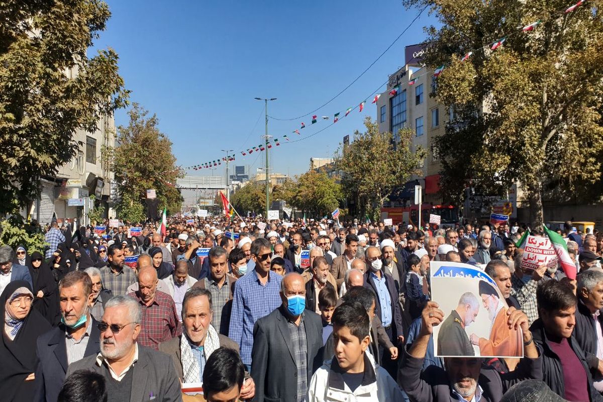 شعار مرگ بر آمریکا در روز ۱۳ آبان در استان قزوین طنین انداز شد