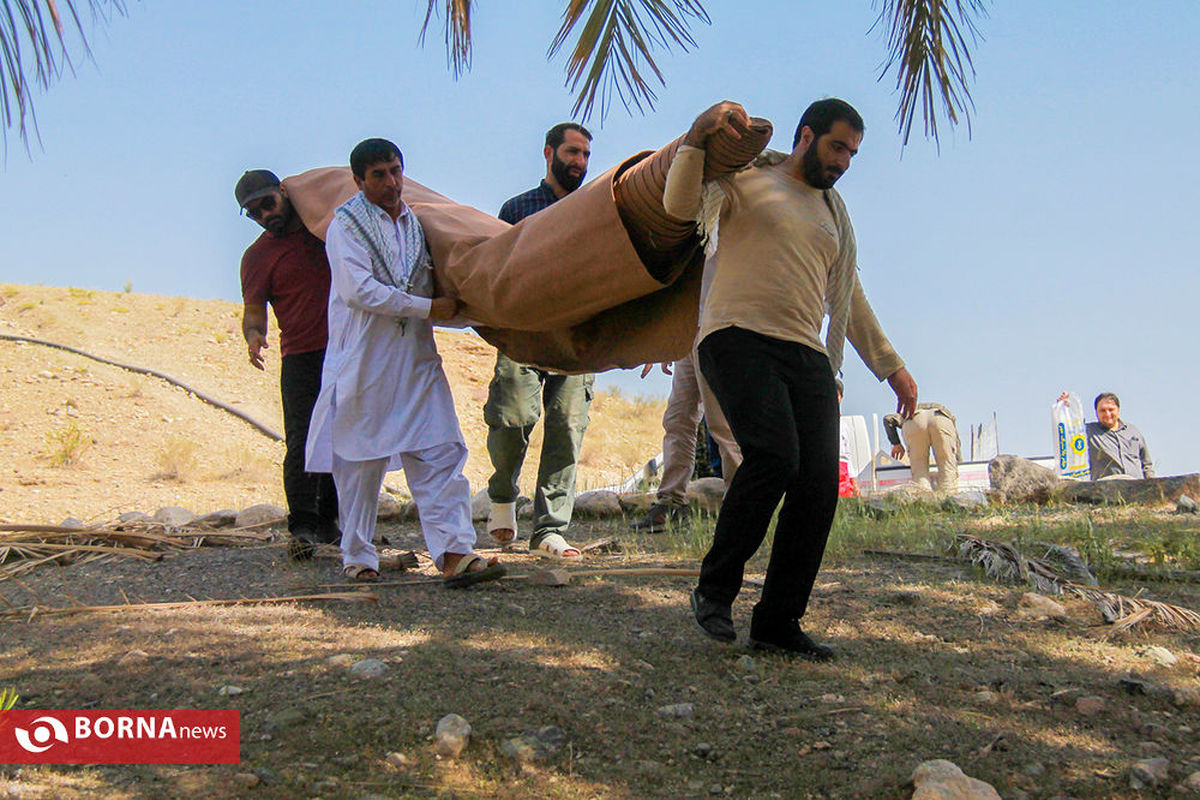 جهادگران از مولوی عبدالحمید برای حضور در روستاهای سیستان و بلوچستان دعوت نمودند/ اعلام آمادگی برای ارائه گزارش خدمات گروه‌های جهادی آن استان در تریبون نماز جمعه اهل سنت شهر زاهدان