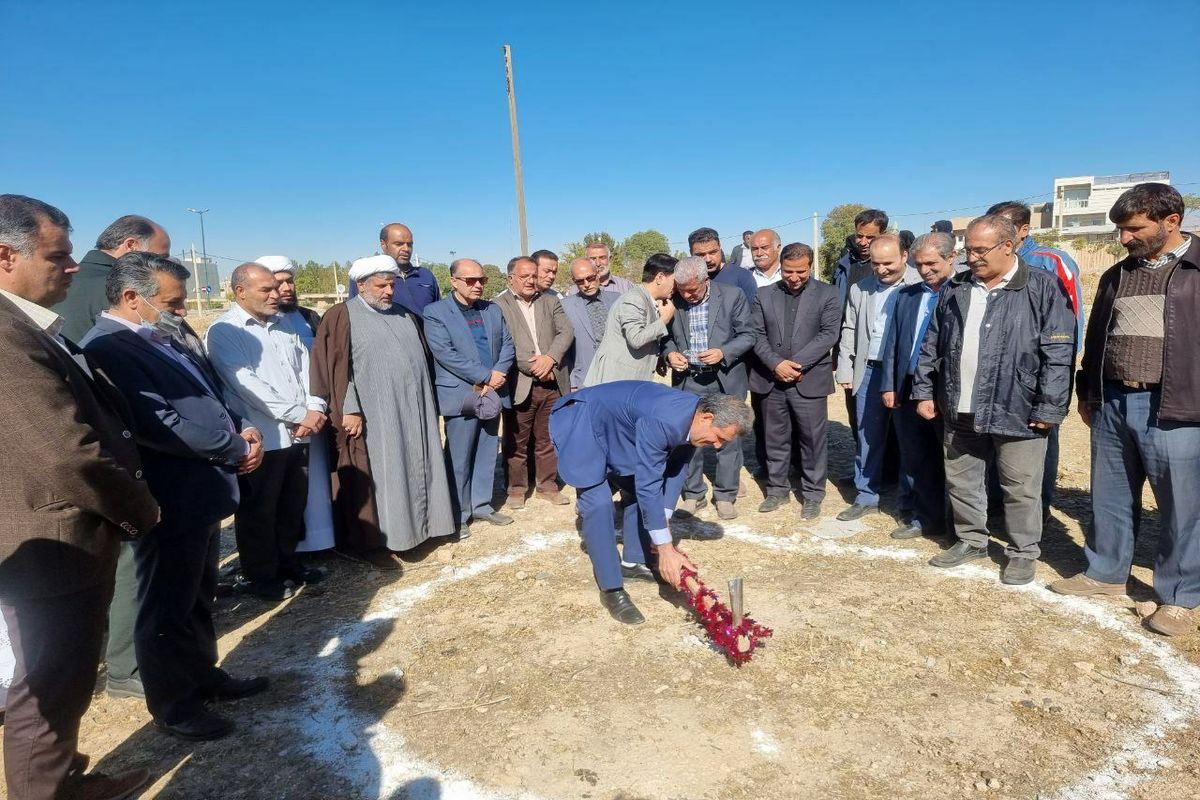 رئیس جهاد کشاورزی شهرستان نهاوند: طرح توسعه گاوداری ۱۳۵۰ راسی نهاوند کلنگ زنی شد