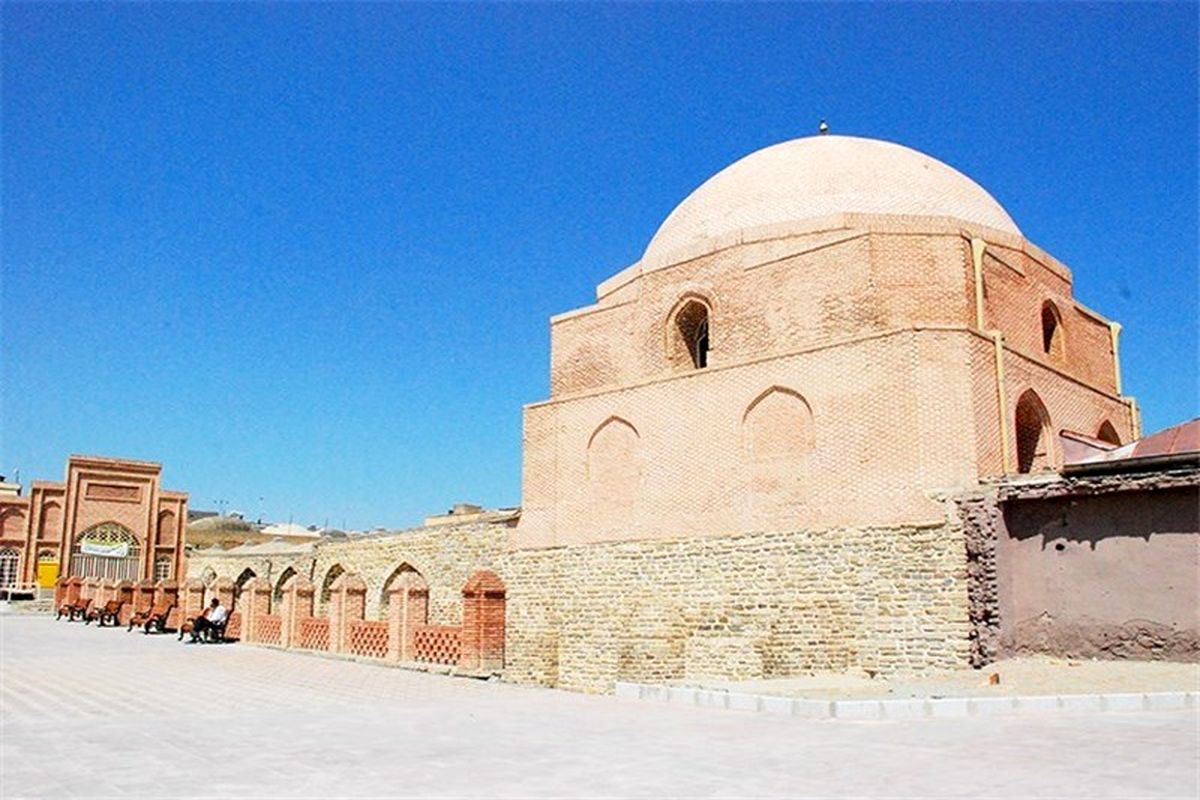 ادامه مرمت محوطه مسجد جامع ارومیه