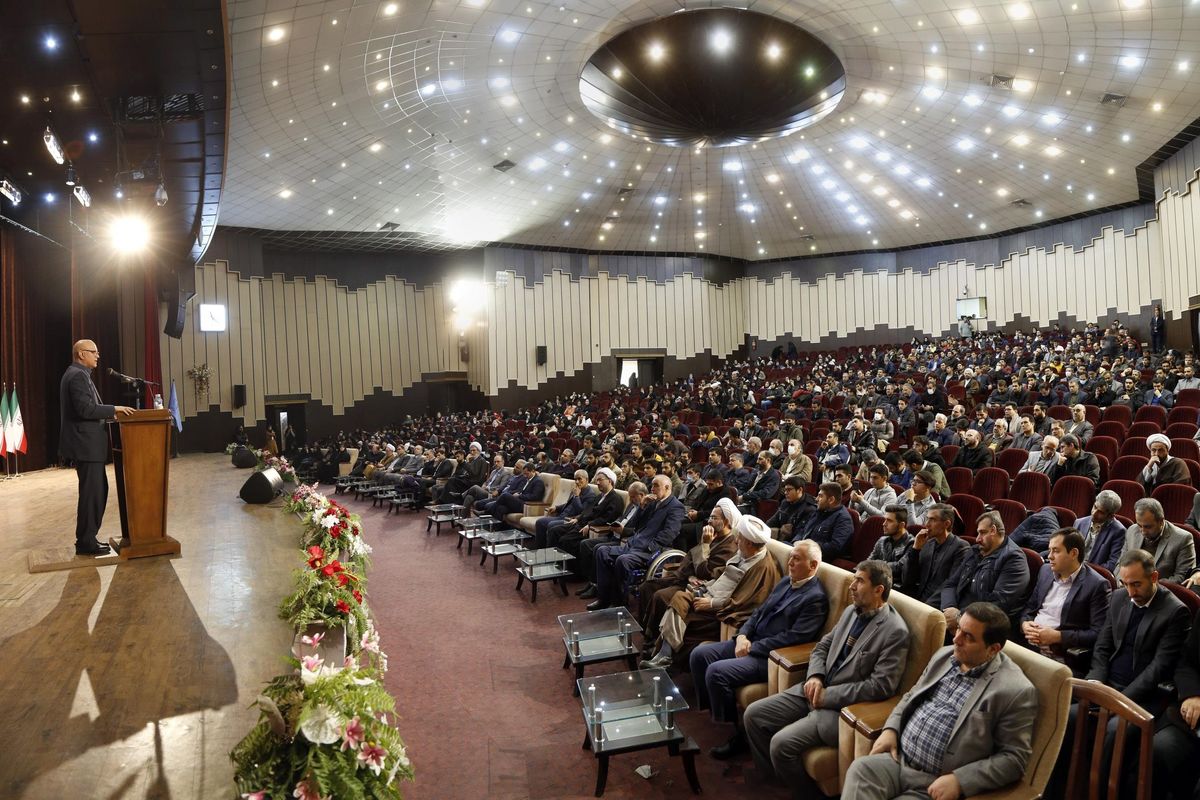 استاندار آذربایجان شرقی: باید در مقابل دانشگاه و دانشجویان پاسخگو باشیم