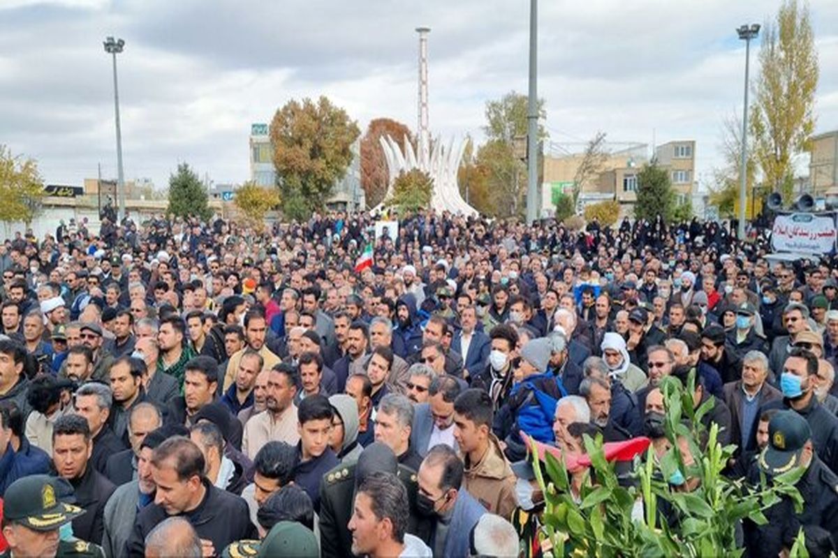 پیکر شهید «تورج اردلان» در قروه تشییع شد