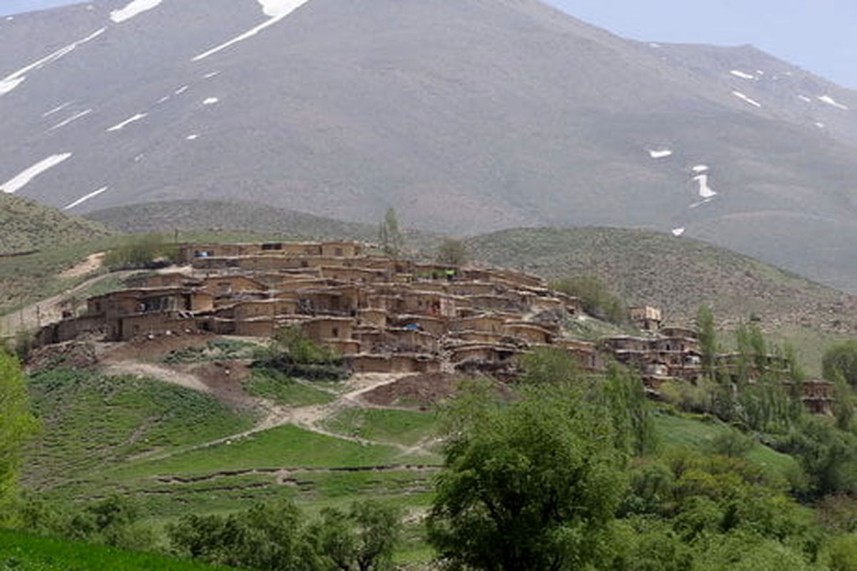 دهگردشی نوروزی در روستای گردشگری «سراوند» دورود