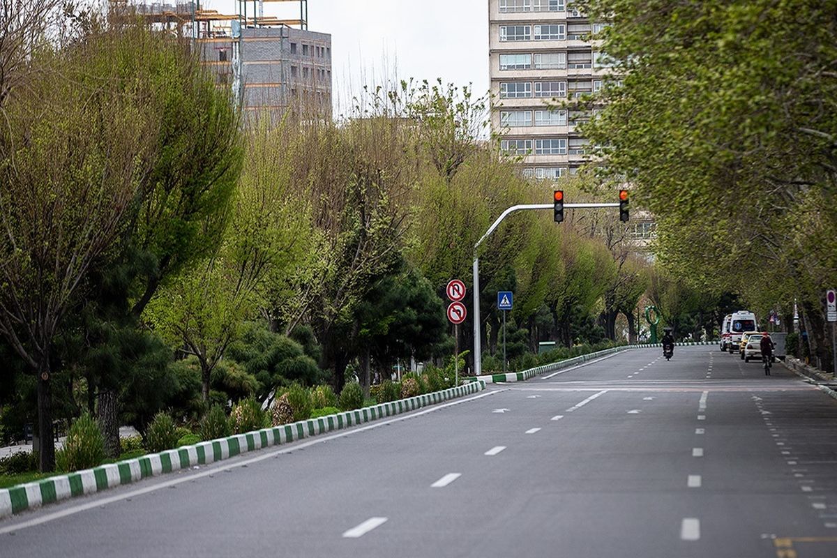 برخورد جدی پلیس راهور با تخلفات حادثه ساز/ معابر تهران در روز سیزدهم فروردین خلوت است