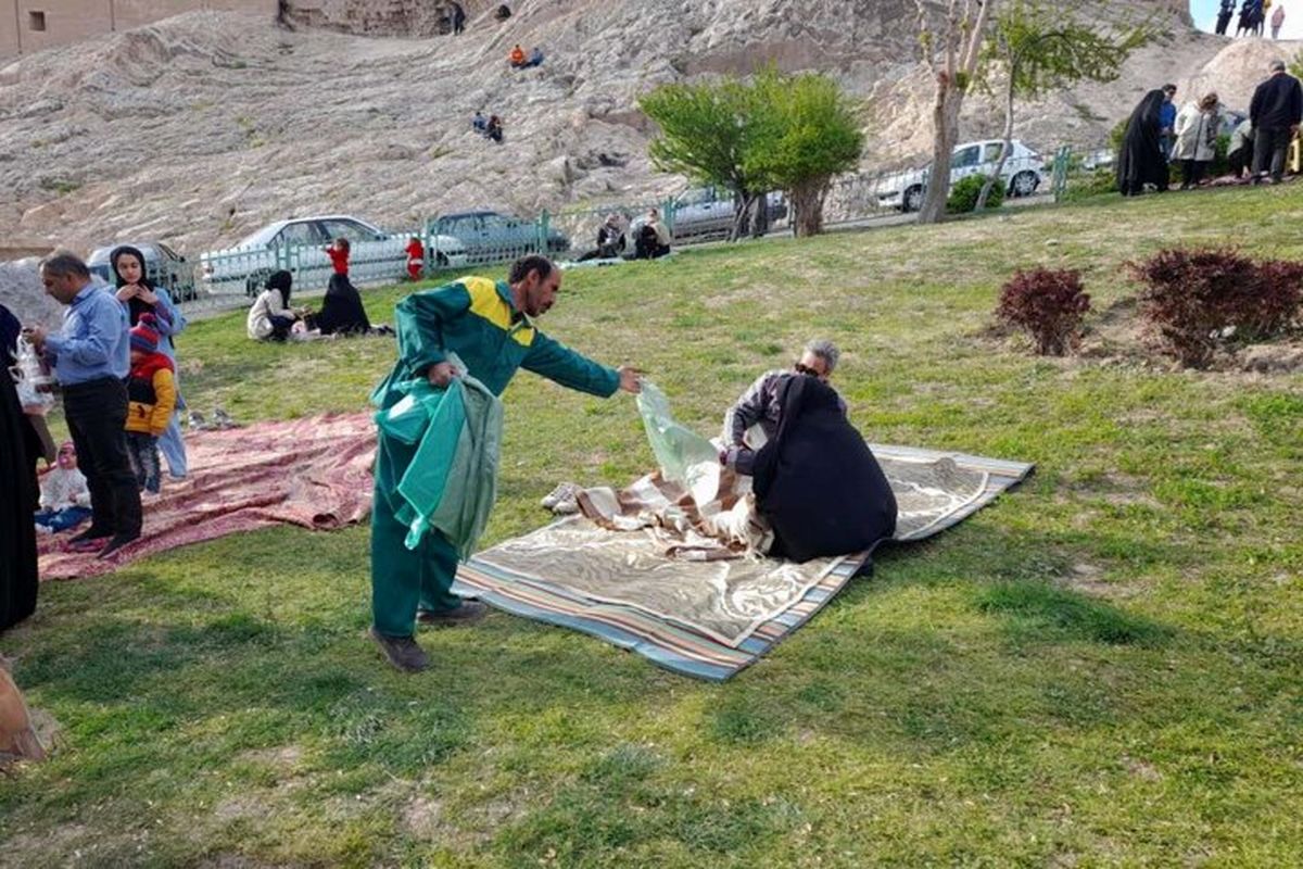 مهمانی سیزده بدر شهروندان در ۶ بوستان منطقه ۲۰ تهران