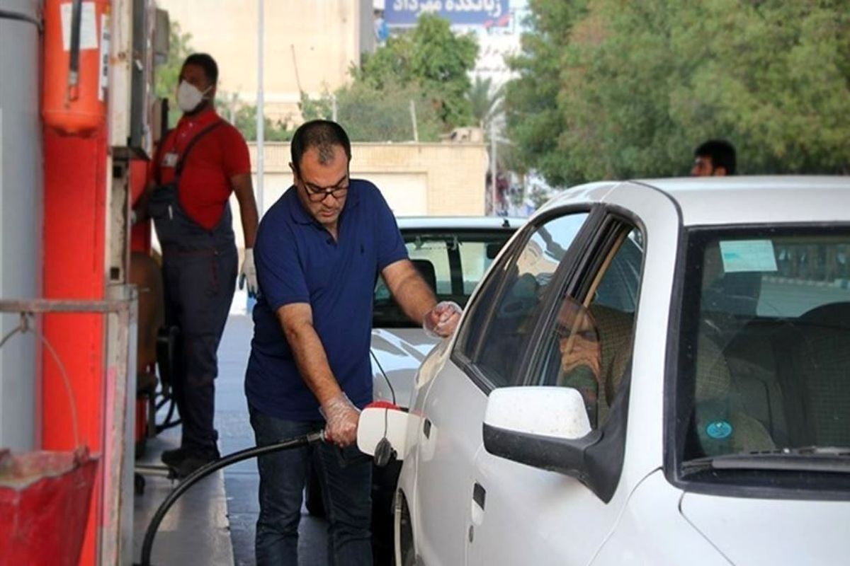 در ۱۰ سال آینده مصرف بنزین ۲ برابر می‌شود/ کارت هوشمند سوخت تجر‌به‌ موفق جهت کنترل مصرف