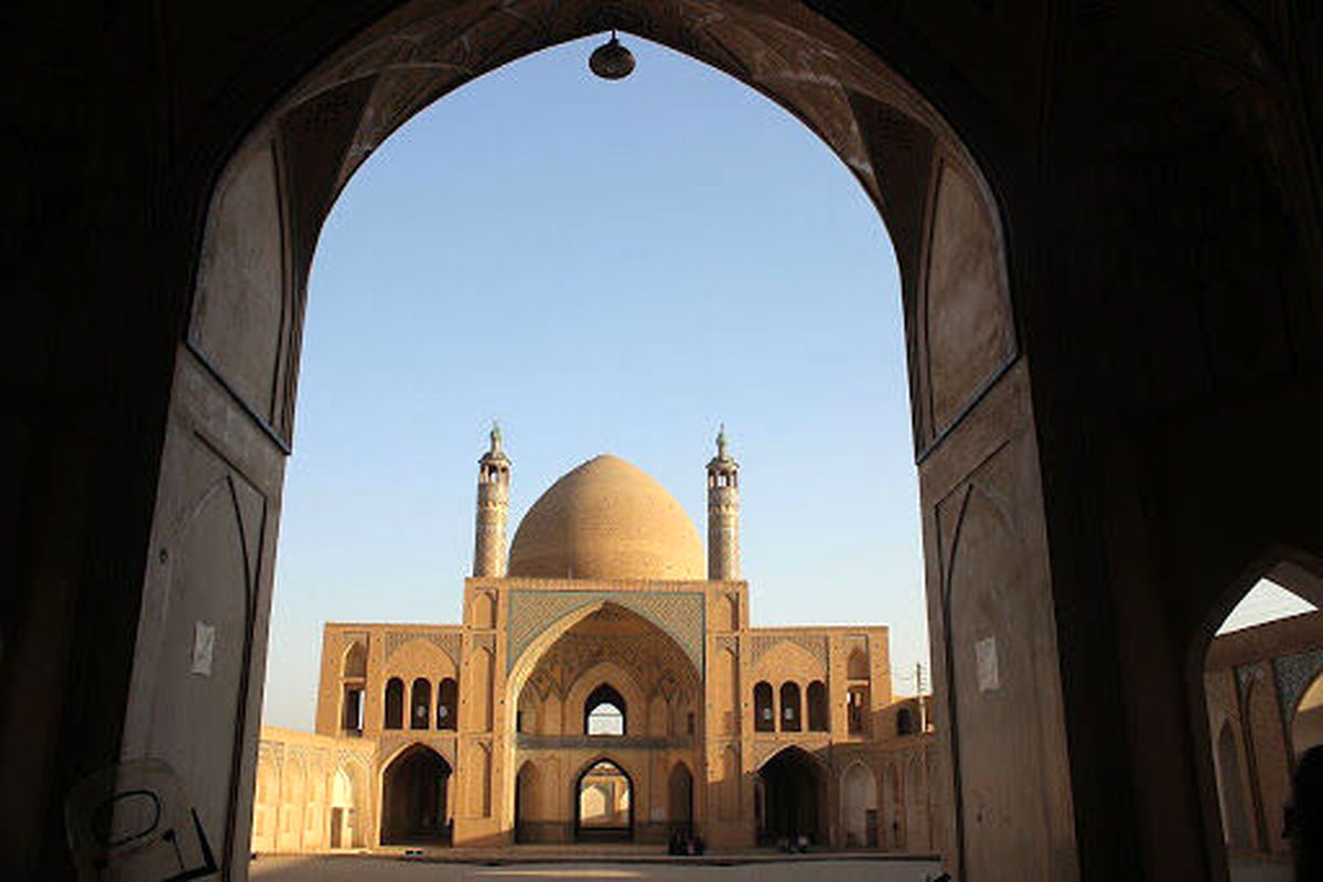 رشد ۲۰ درصدی بازدید از اماکن تاریخی کاشان/ بازتاب گسترده کنسرت علی قمصری در باغ فین