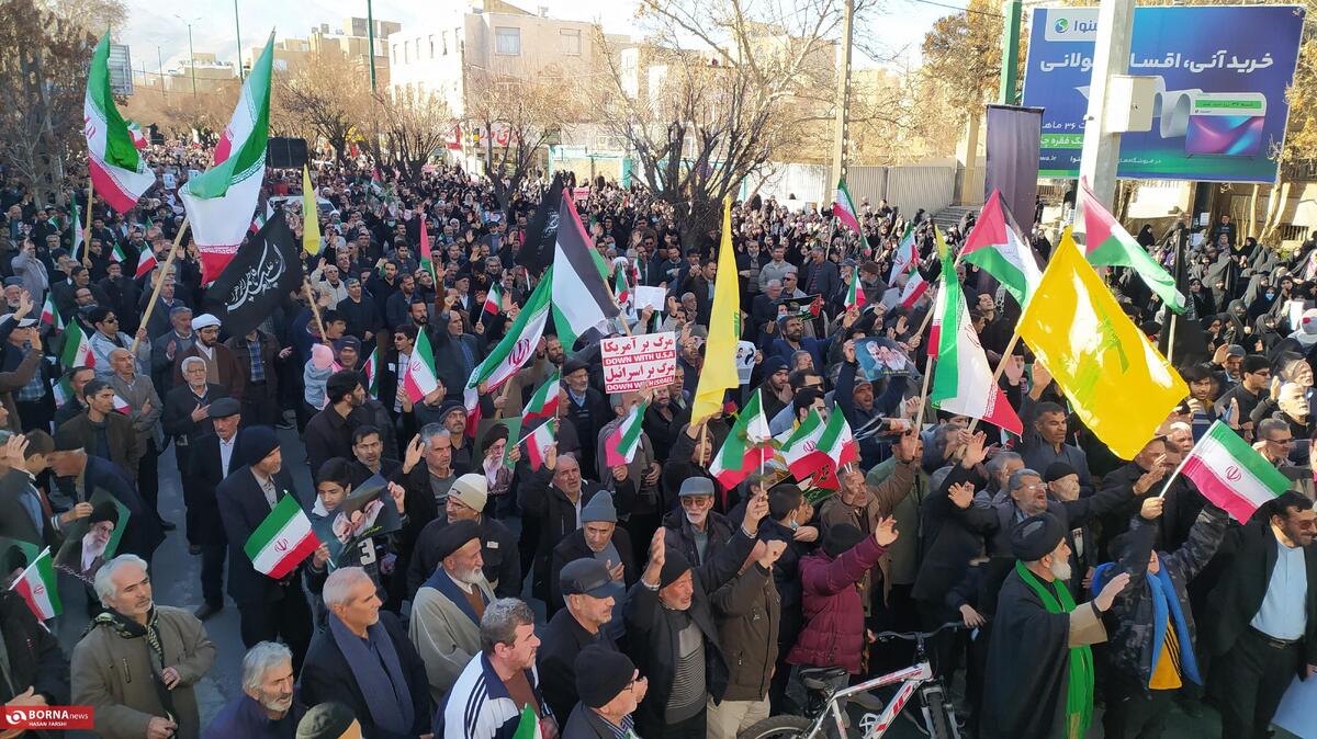 راهپیمایی مردم همدان در محکومیت حادثه تروریستی کرمان