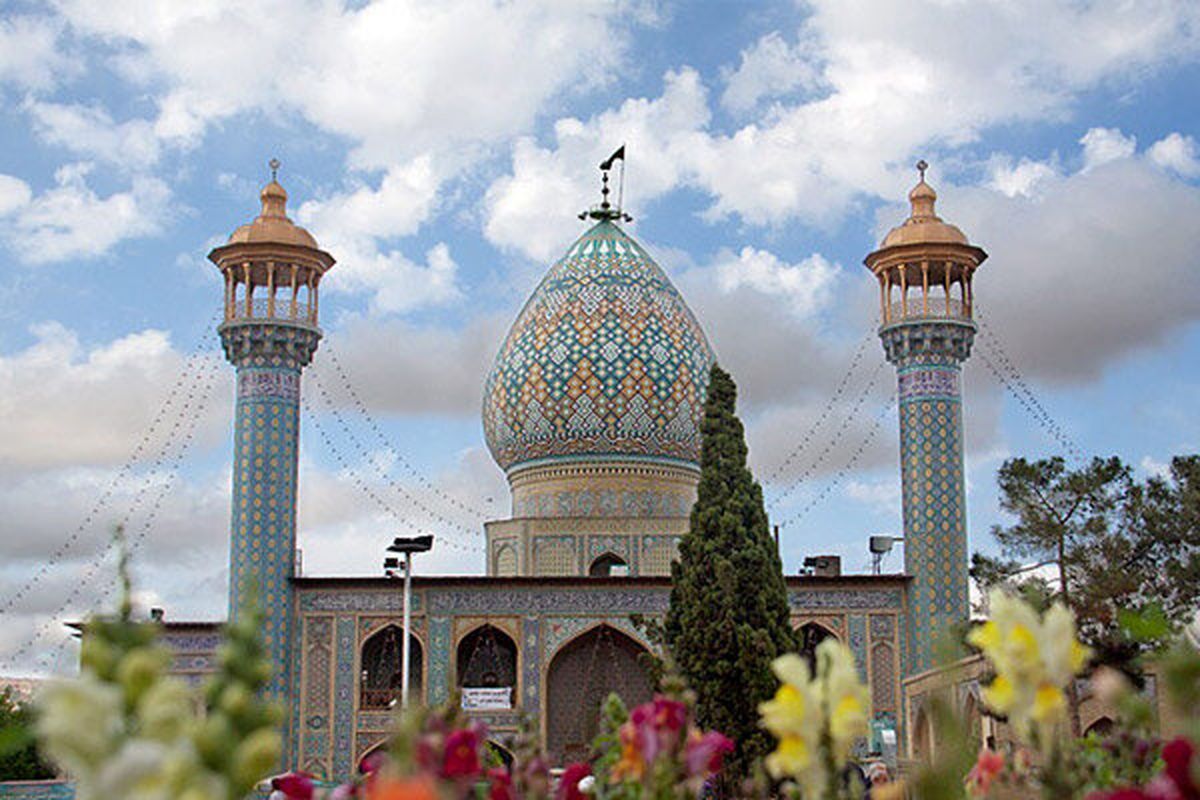 بقاع متبرکه در سراسر کشور غرق در اندوه و ماتم حادثه تروریستی کرمان شد