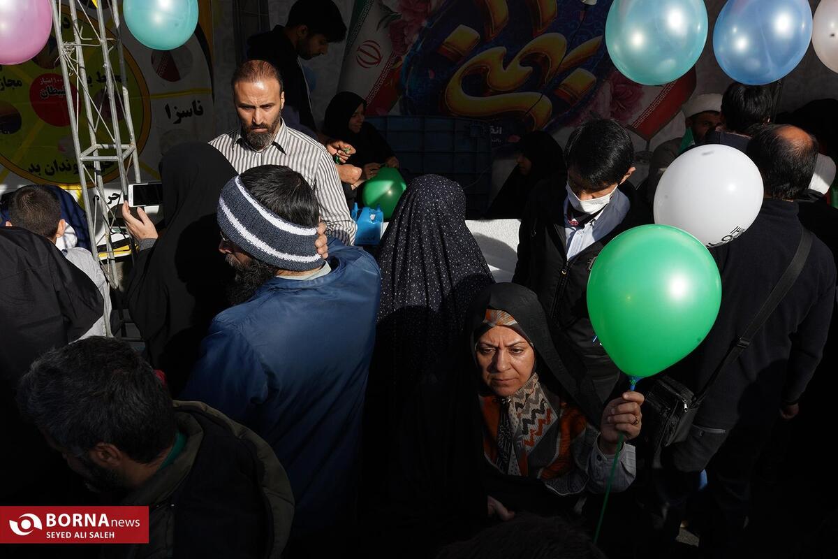 راهپیمایی ۲۲ بهمن در تهران - ۴